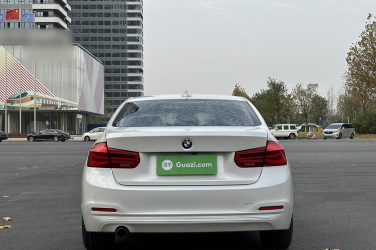 宝马3系 2017款 318i 时尚型车身外观6005