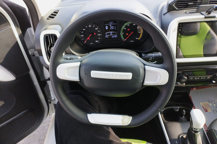 荣威 科莱威CLEVER 2021款 302km新四座超能版中控内饰13