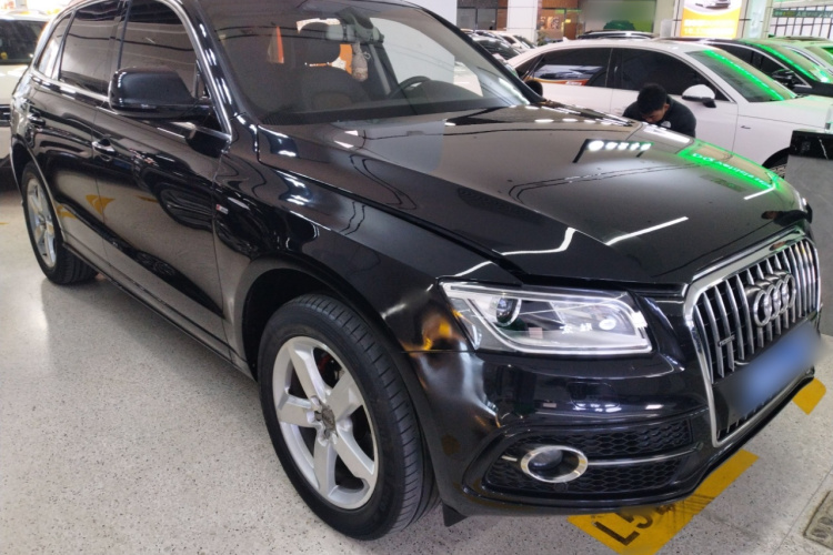 奥迪Q5 2018款 典藏版 40 TFSI 进取型车身外观3