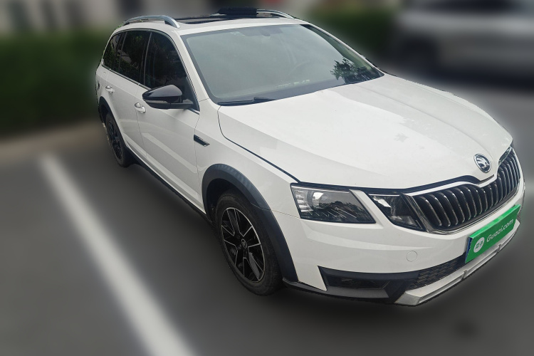 斯柯达 明锐 2018款 旅行车 TSI230 DSG豪华版车身外观3