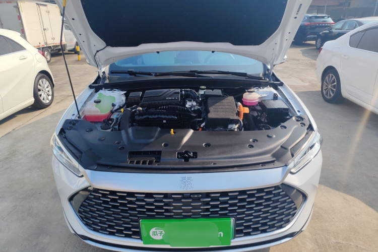 比亚迪 秦PLUS 2024款 荣耀版 DM-i 55KM领先型机舱底盘24