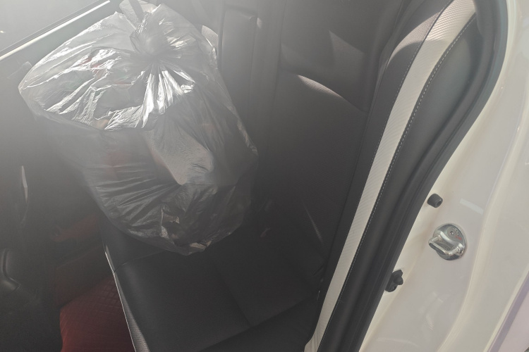 三菱 翼神 2016款 1.8L CVT黑白复刻版中控内饰7004