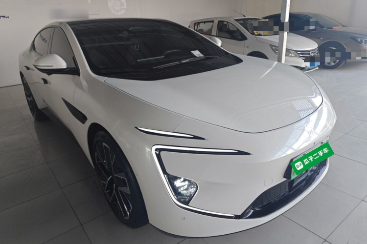 阿维塔12 2024款 700 三激光后驱智享版车身外观3