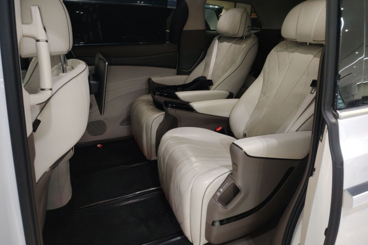 腾势D9 2022款 DM-i 970 四驱尊荣型中控内饰21