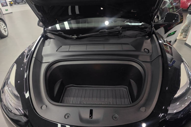 特斯拉 Model Y 2022款 后轮驱动版局部细节24