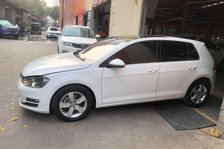 大众 高尔夫 2016款 1.6L 自动舒适型车身外观4