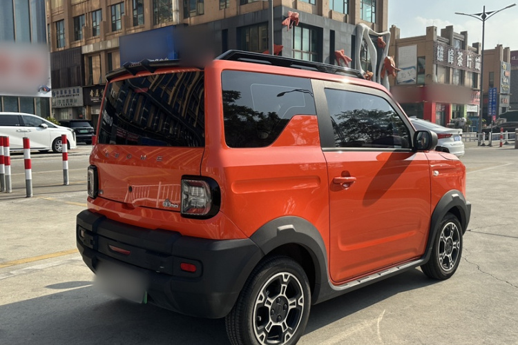 吉利银河 2024款 200km 熊猫骑士车身外观6006