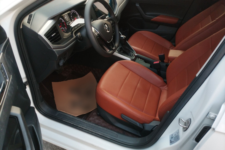 大众 Polo 2019款 Plus 1.5L 自动全景乐享版中控内饰19