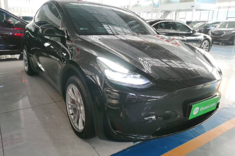特斯拉 Model Y 2022款 改款 后轮驱动版车身外观3