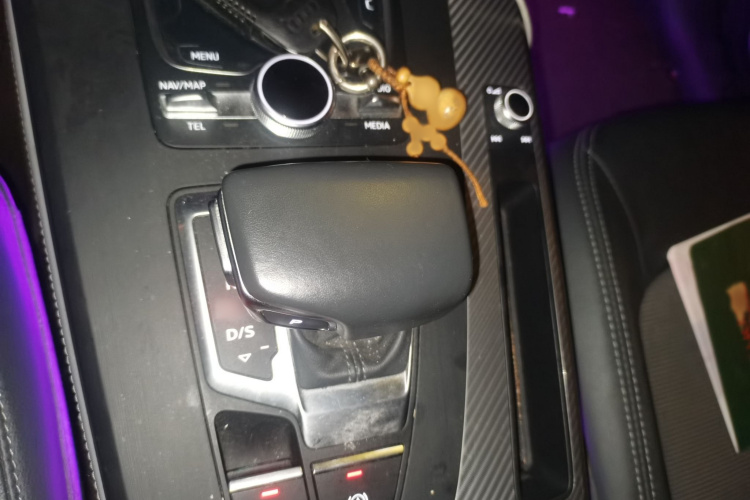 奥迪Q5L 2018款 45 TFSI 尊享时尚型 国V局部细节18