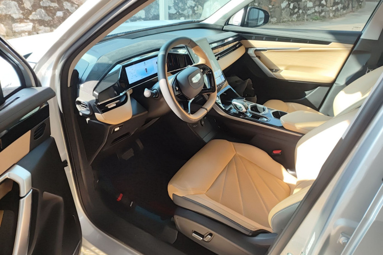 吉利汽车 博越L 2023款 1.5TD DCT尊贵型中控内饰20