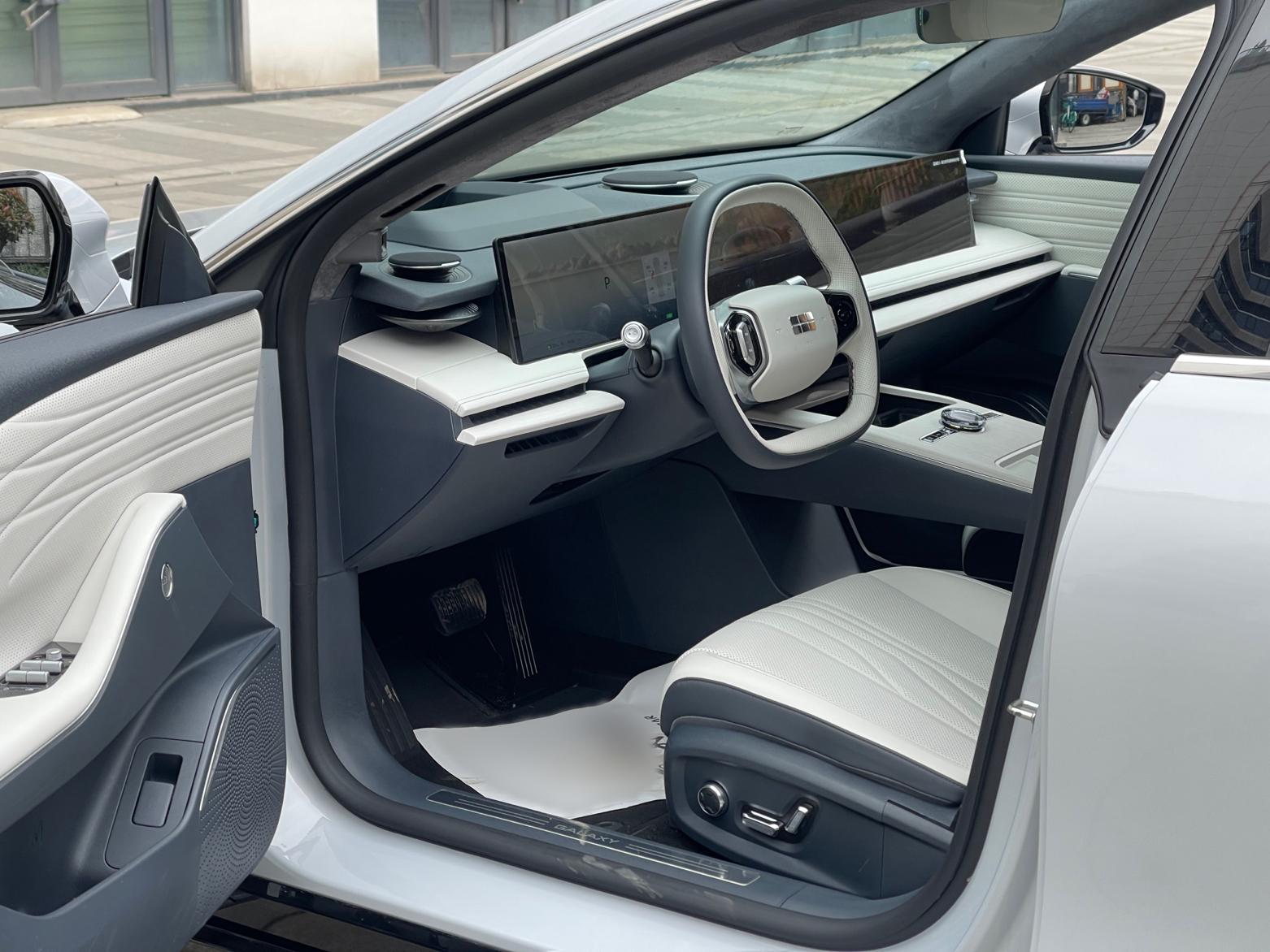 吉利银河 银河E8 2024款 665km 后驱星舰 远航版