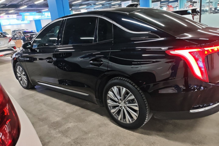 红旗E-QM5 2024款 500km 出行版车身外观4