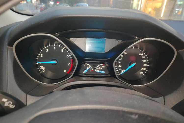 福特 福克斯 2017款 两厢 1.6L 手动舒适型智行版局部细节14