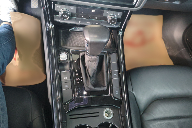 大众 辉昂 2018款 改款 380TSI 两驱商务版局部细节18