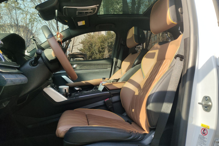 比亚迪 唐新能源 2021款 DM-i 112KM 尊荣型局部细节19