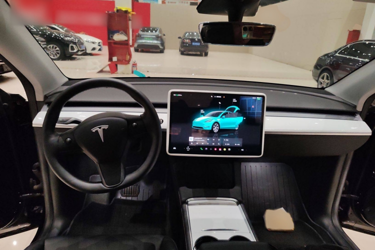 特斯拉 Model Y 2022款 改款 后轮驱动版中控内饰7002