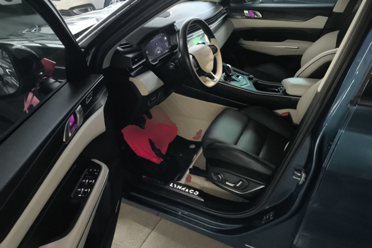 领克01 2021款 2.0TD 两驱耀Pro中控内饰7003