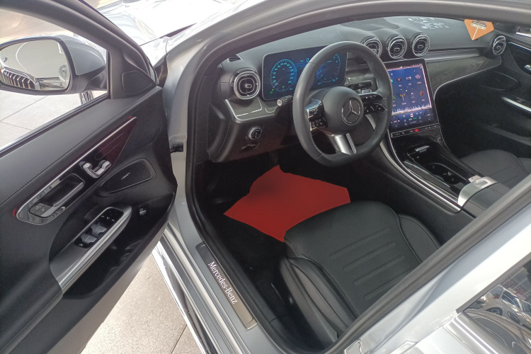 奔驰C级 2023款 改款二 C 260 L 运动版中控内饰7003