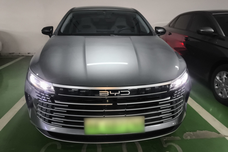 比亚迪 驱逐舰05 2024款 荣耀版 DM-i 55KM 豪华型车身外观2