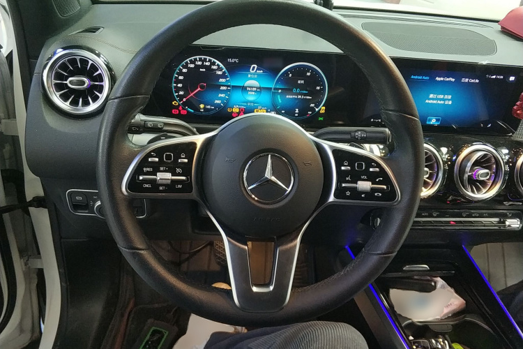 奔驰GLB 2021款 GLB 200 动感型局部细节13