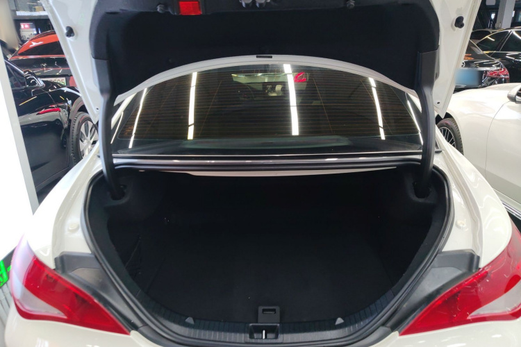 奔驰CLA 2017款 改款 CLA 200 动感型机舱底盘23