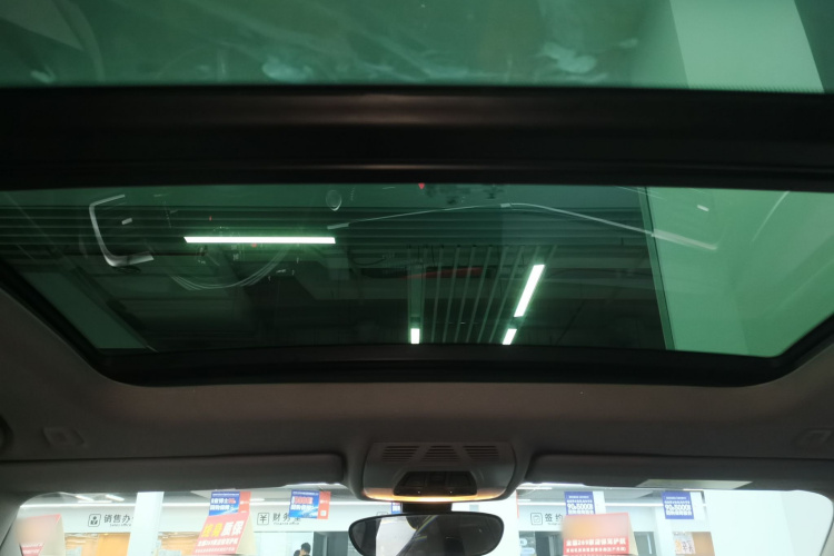 宝马1系 2022款 125i M运动曜夜版中控内饰22