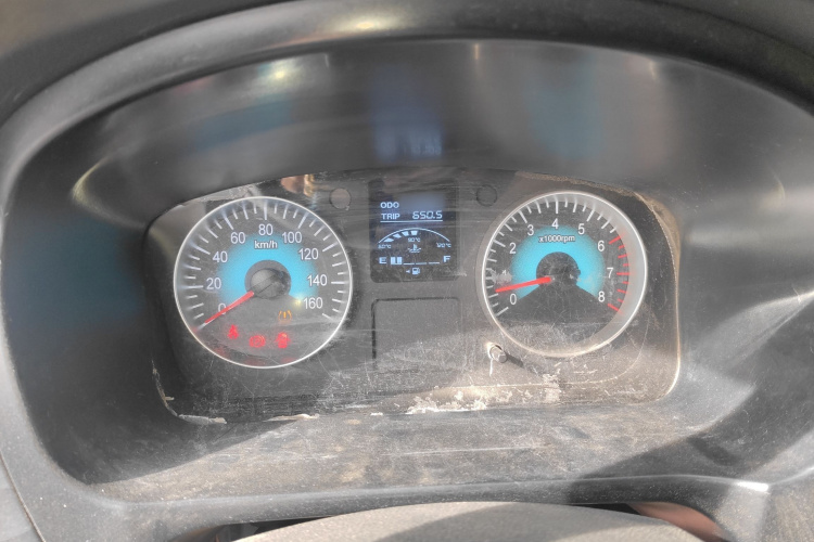 金杯 金海狮 2023款 2.0L 客车旅行狮 5/6/7座局部细节14