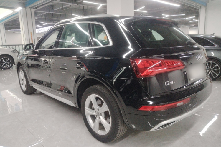 奥迪Q5L 2018款 40 TFSI 荣享进取型 国V车身外观4