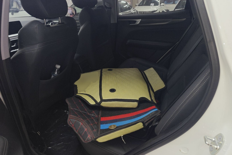 凯翼 炫界Pro 2021款 1.5L 手动劲酷版中控内饰21