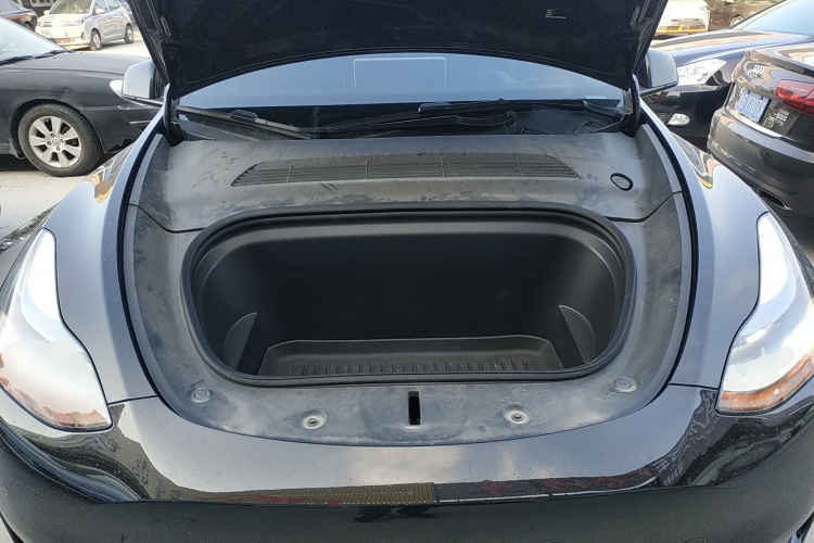 特斯拉 Model Y 2023款 后轮驱动版机舱底盘24