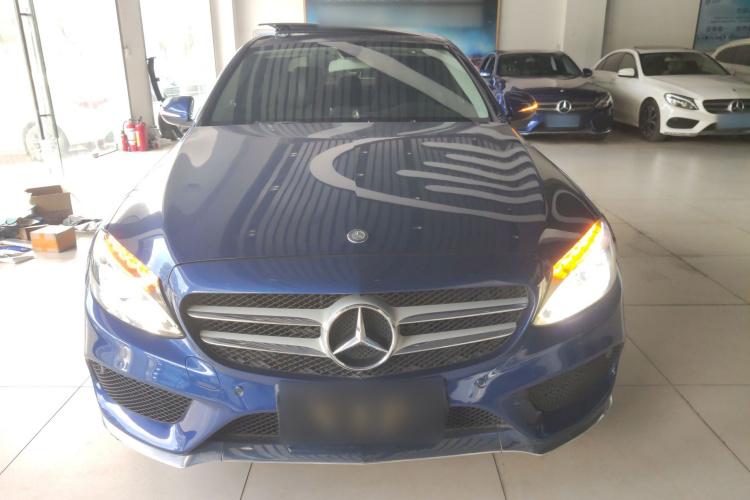 奔驰C级 2015款 改款 C 200 L 运动型车身外观2