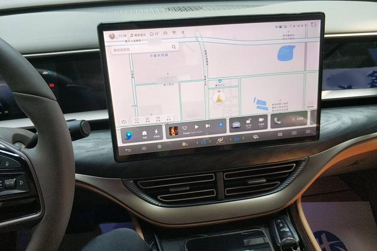 腾势D9 2022款 DM-i 1040 尊贵型局部细节16