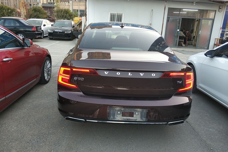 沃尔沃S90 2017款 T4 智远版车身外观6004