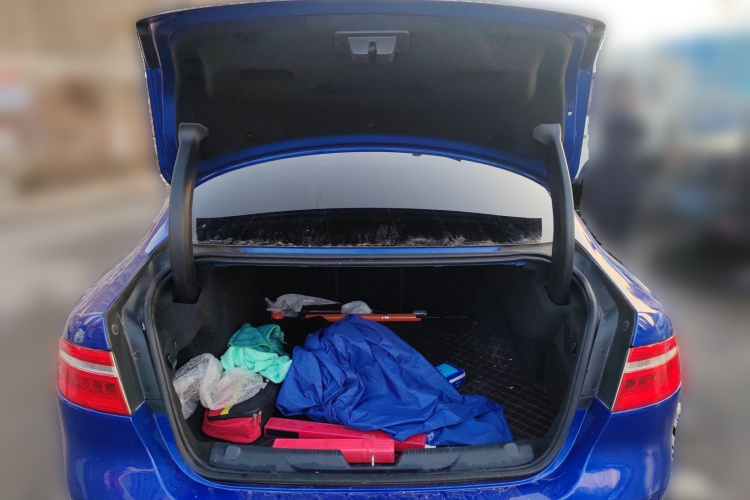 捷豹XEL 2019款 2.0T 200PS 精英版中控内饰23