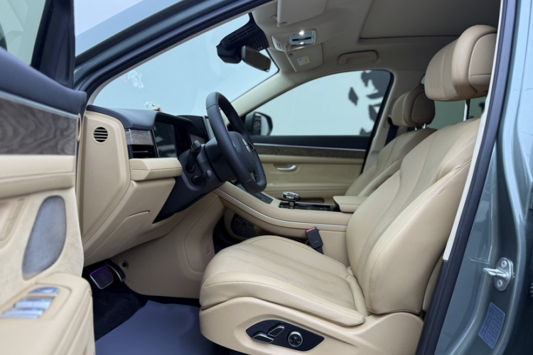 鸿蒙智行 问界M7 2022款 1.5T 四驱旗舰版中控内饰7003