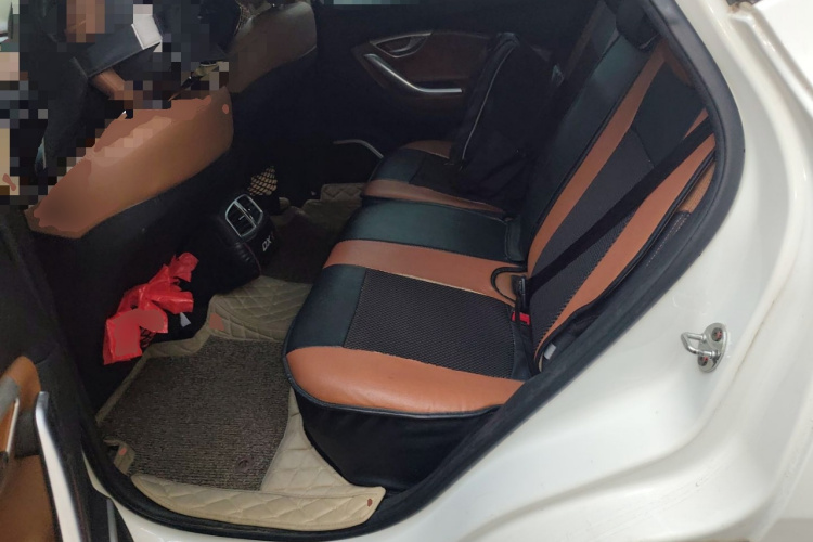 东南DX7 2015款 1.5T 自动尊贵型中控内饰21