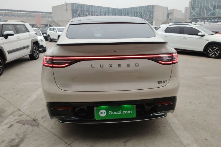 鸿蒙智行 智界R7 2025款 增程 251km Max车身外观6