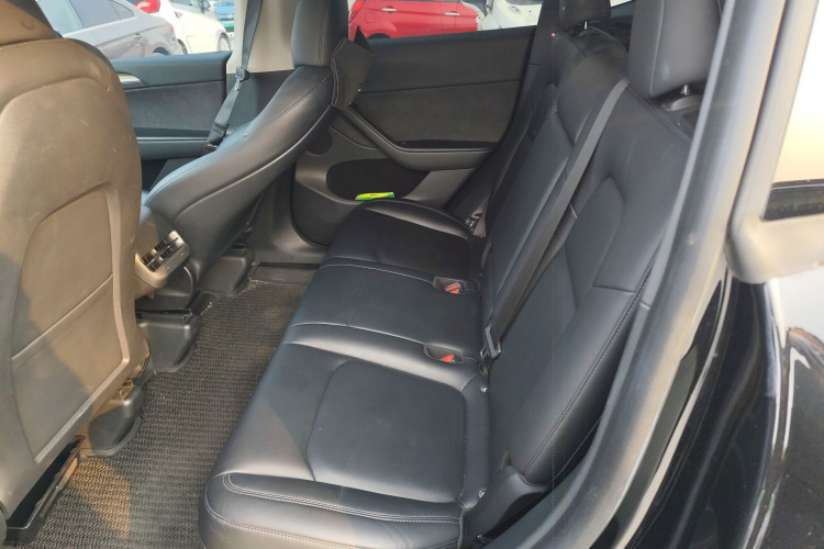 特斯拉 Model Y 2022款 后轮驱动版中控内饰21