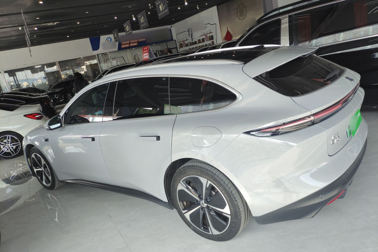 蔚来ET5T 2023款 75kWh Touring车身外观4