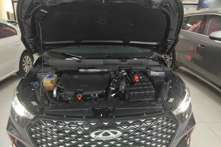 奇瑞 艾瑞泽5 PLUS 2023款 1.5T CVT享PLUS机舱底盘24