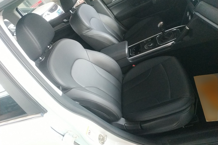 哈弗H6 2018款 蓝标 运动版 1.5T 手动两驱精英型局部细节41