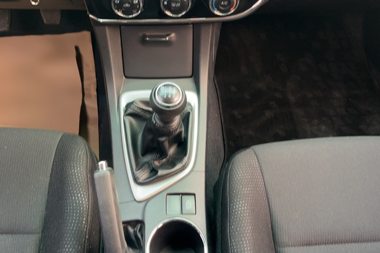 丰田 卡罗拉 2017款 1.2T 手动GL局部细节18