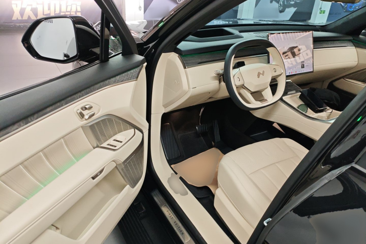 乐道L90 2025款 Ultra 六座版中控内饰20