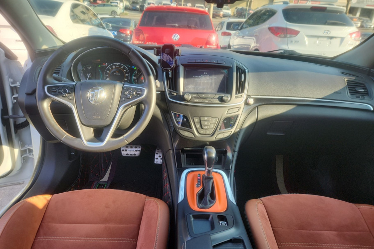 别克 君威 2015款 1.6T 精英技术型中控内饰12