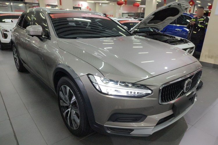 沃尔沃V90 2022款 Cross Country B5 AWD 智远版车身外观3