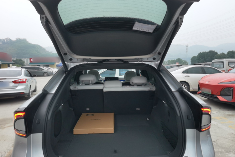 小鹏G7 2025款 702 超长续航 Ultra机舱底盘23