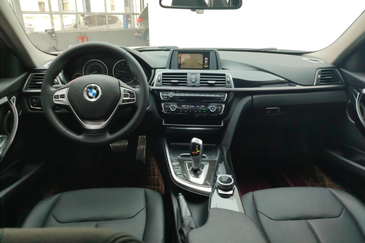 宝马3系 2017款 320Li xDrive 时尚型中控内饰12