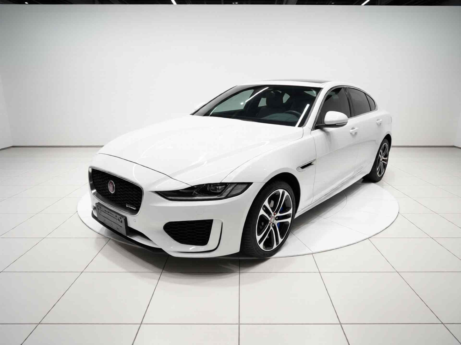 捷豹XEL 2023款 2.0T 250PS R-DYNAMIC S进取运动版(2)