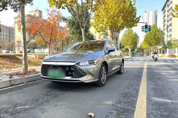 比亚迪 秦PLUS 2021款 DM-i 120KM 旗舰型车身外观1